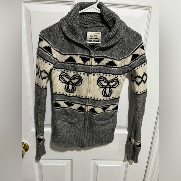 Aritzia TNA Sea to Sky Cowichan Knit Lambswool Sweater. - Picture 1 of 6